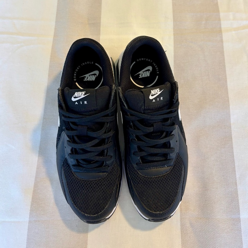 Women’s Nike Air Max Sneakers - Picture 2 of 5